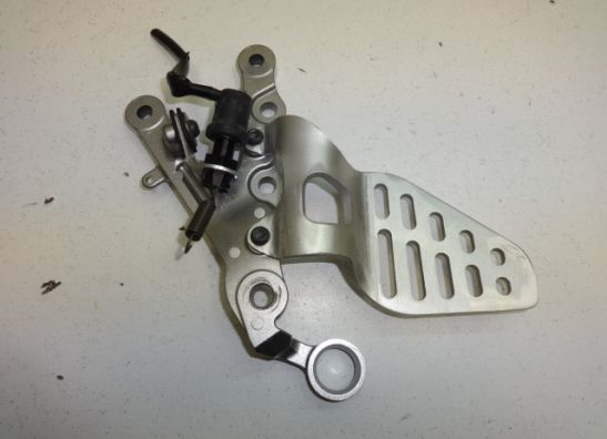 Main step holder right Yamaha YZF R6