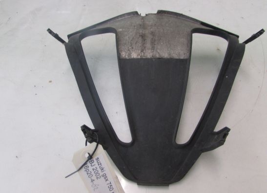 Cowl V shape under Suzuki GSX R 750