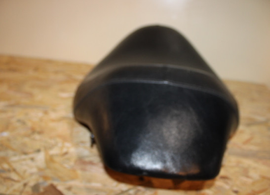 Zadel Honda VF 750 C Magna