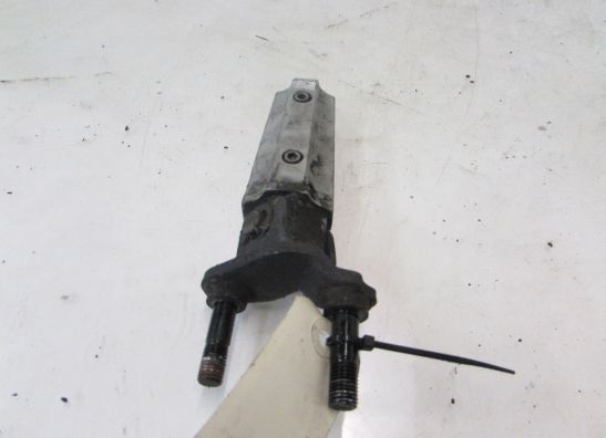 Main step holder right Kawasaki GPZ 750