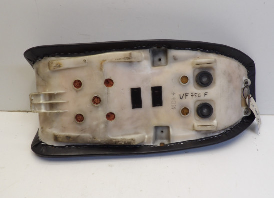 Zadel Honda VF 750 F