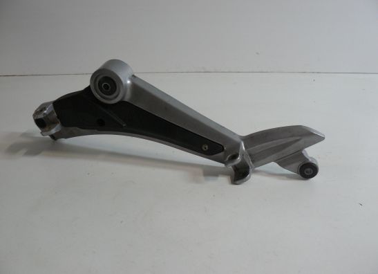 Fussrastetrager vorne links Aprilia Mana 850