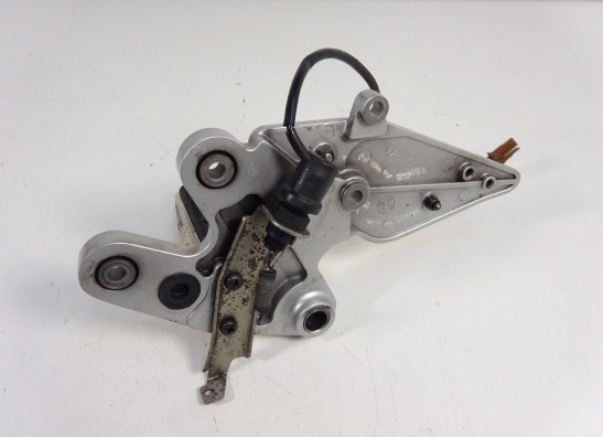 Main step holder right Yamaha FZ6