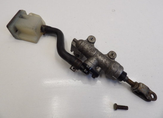 Rempomp achter Suzuki GSX R 600