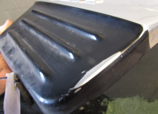 Cowl left small Yamaha V max