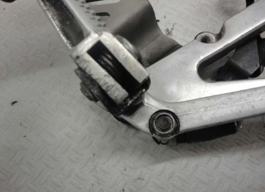 Main step holder right Yamaha YZF R1