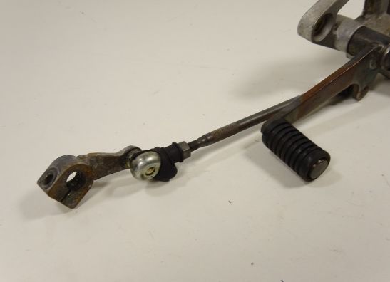 Fussrastetrager vorne links Honda CB 1