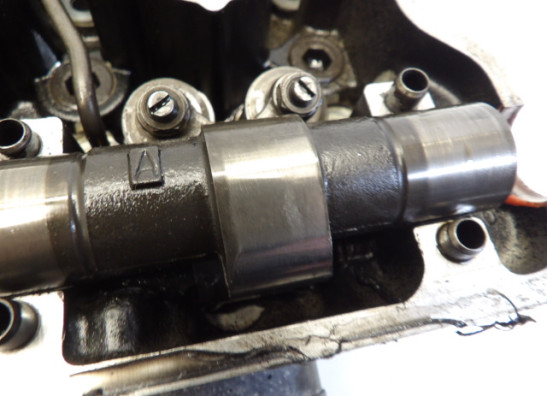 Cylinder head Kawasaki GPZ 900