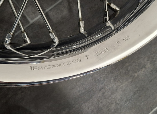 Voorvelg Harley Davidson FLSTN Deluxe