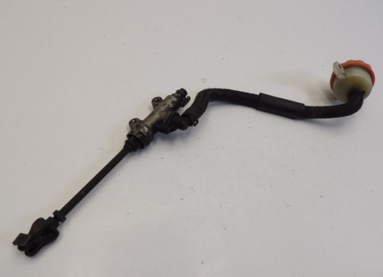 Rempomp achter Honda ST 1100 Pan European