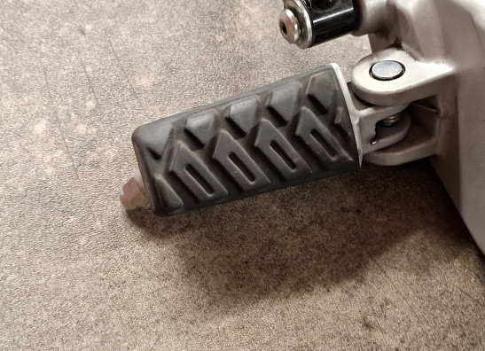 Fussrastetrager vorne links CFMoto 650 MT