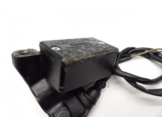 Rempomp Yamaha FZR 1000