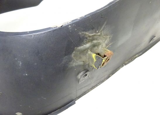 Cowl V shape under Kawasaki ZZR 600