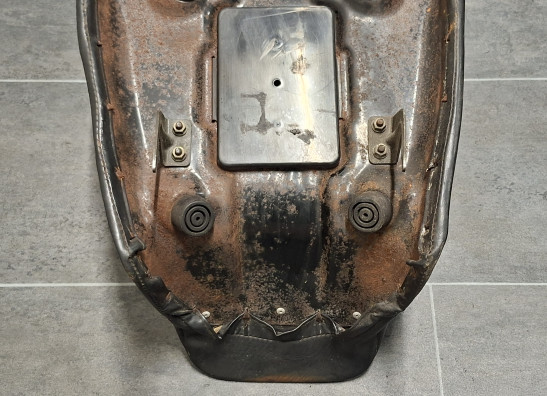 Zadel Suzuki GS 1000