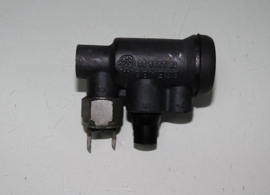 Rempomp achter Moto Guzzi Florida V 65