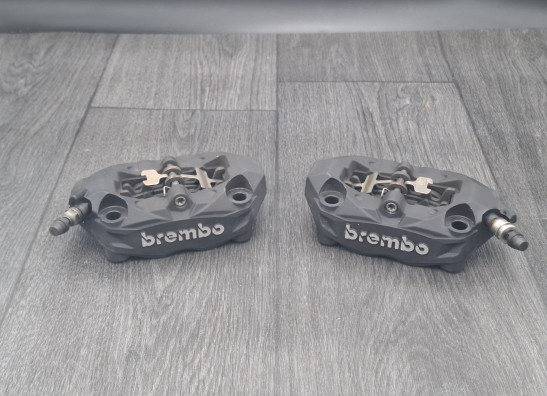 Bremssattel Bremszangen vorne BMW R 1200 RT LC