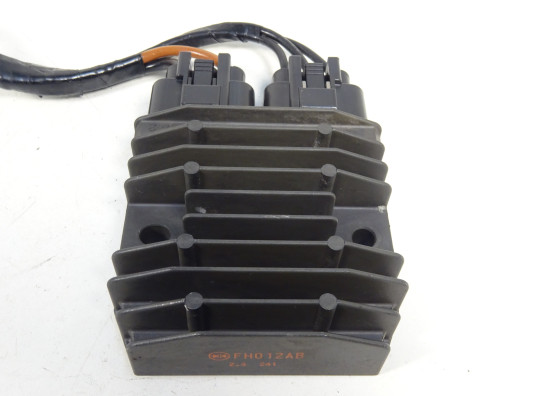 Spanningsregelaar Triumph Street Triple 675