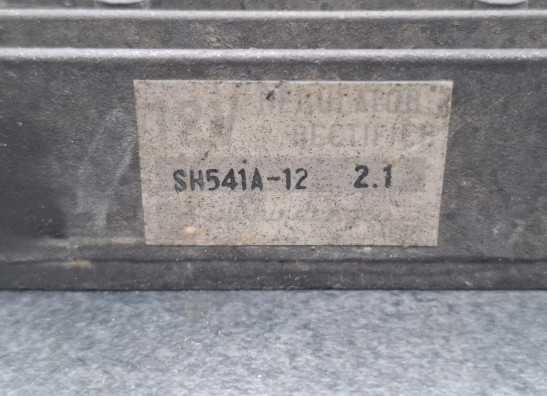 Regler Gleichrichter Honda VT 700 750