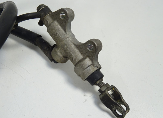 Rempomp achter Kawasaki ER 6