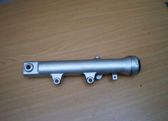 Voorpoot links onder Yamaha YZF 600 Thundercat