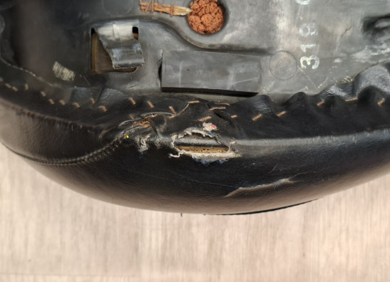 Zadel Honda VF 700  750 C Magna