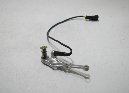 Rempomp achter MV Agusta 750 Brutale