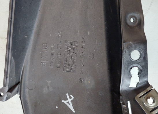 Rechter luchtbuis Aprilia RSV 1000