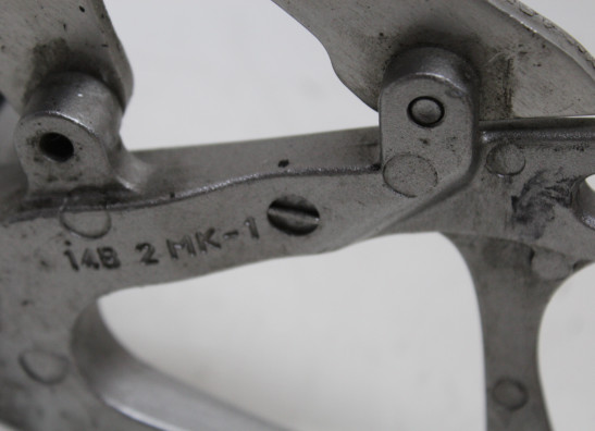 Fussrastetrager vorne links Yamaha YZF R1