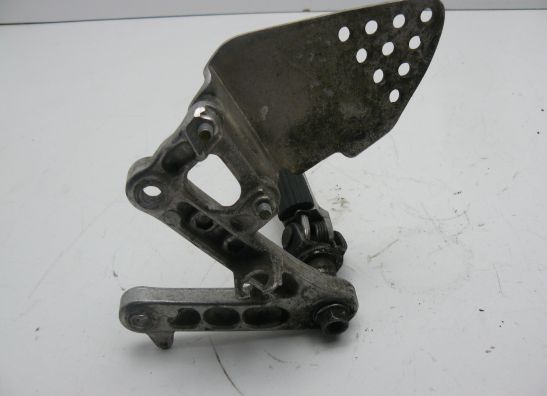 Fussrastetrager vorne rechts Honda CBR 900 RR