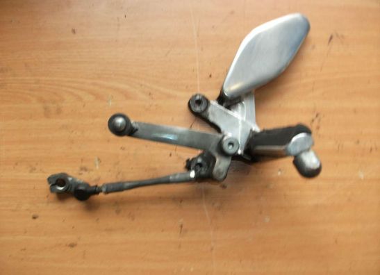Main step holder left Yamaha FZR 600