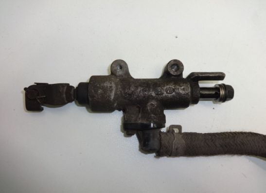 Rempomp achter Honda CBR 1100 XX