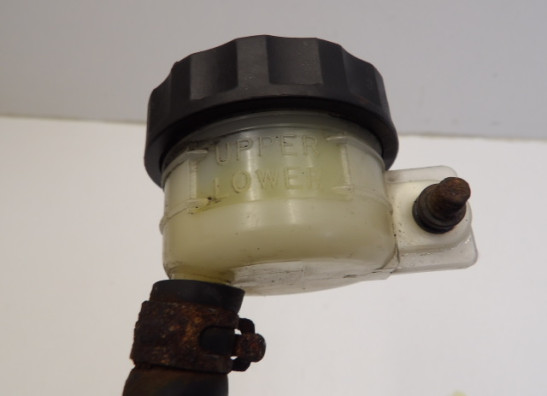 Rempomp achter Kawasaki ZX 7 R