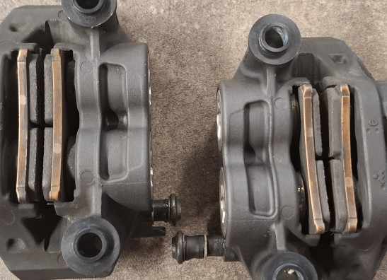 Bremssattel Bremszangen vorne Yamaha Tracer 900 GT