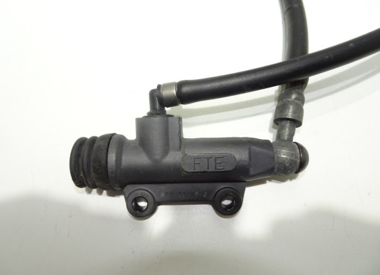 Rempomp achter BMW R 1150 GS