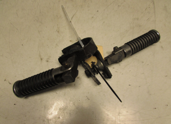 Voetsteun Rechts Suzuki Madura 1200