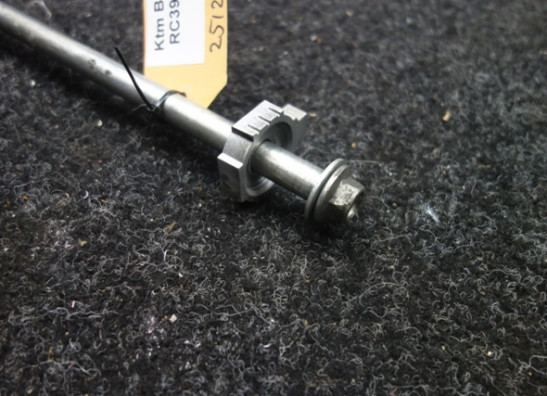 Hinterradachse KTM RC 390