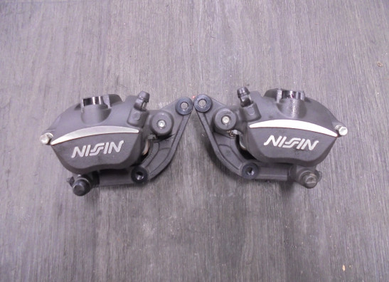 Brake calipers front Triumph Trident 660
