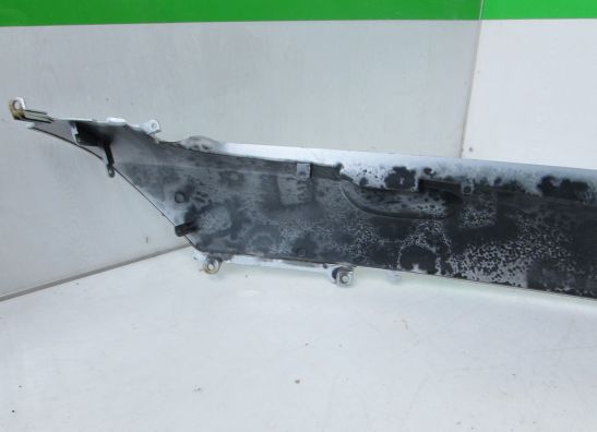 Cowl left rear Suzuki Burgman 400