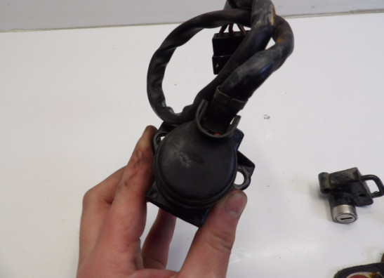 Contact slot Honda VF 700  750 F