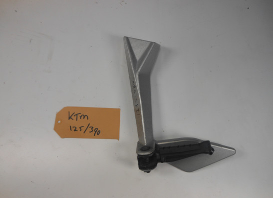 Pillion step left  KTM 125 Duke