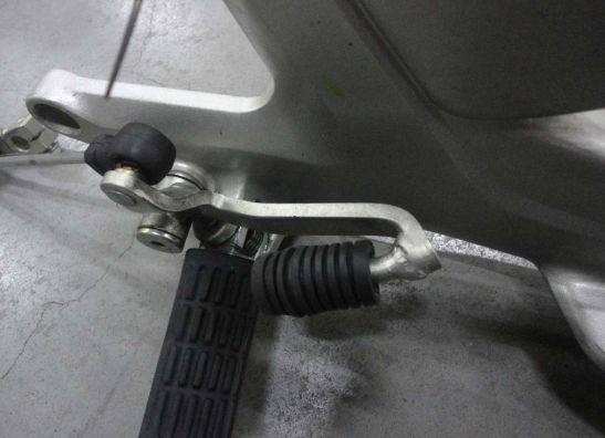 Fussrastetrager vorne links Honda CBF 600