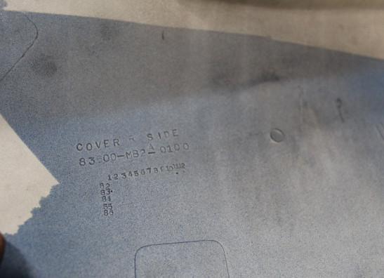 Rechter zijkuip klein Honda VF 700  750 F