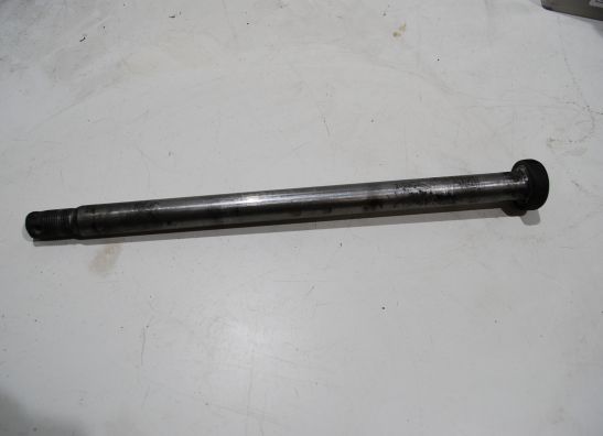 Rear axle Suzuki GS 1000