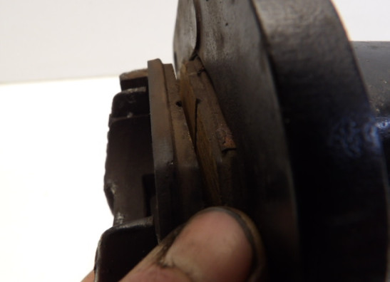 Brake caliper left front Suzuki GSX 400 E