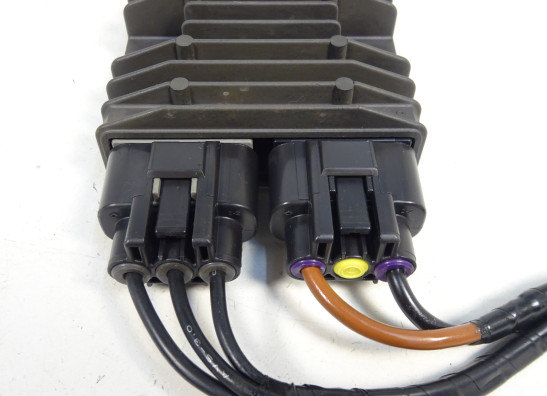 Spanningsregelaar Triumph Street Triple 675