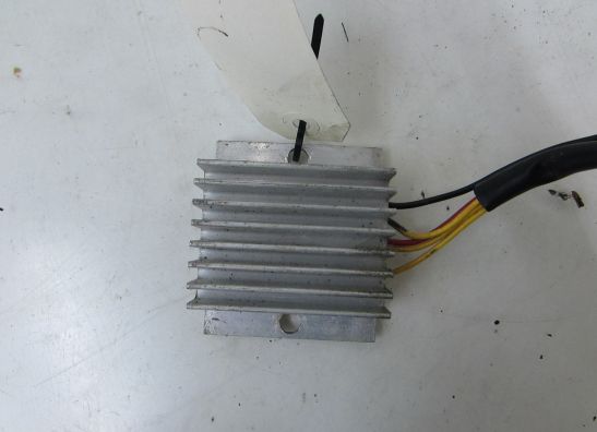 Regulator rectifier  Suzuki GSX 750