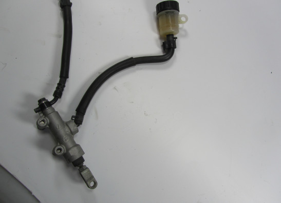Rempomp achter Kawasaki Z 1000