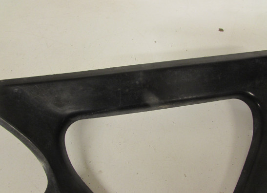 Cowl V shape under Yamaha YZF R6