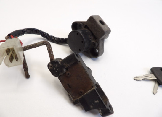 Contact slot Yamaha XZ 550