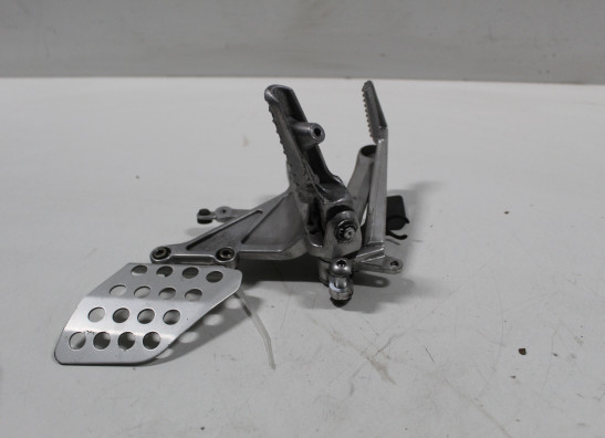 Fussrastetrager vorne rechts Honda CBR Fireblade